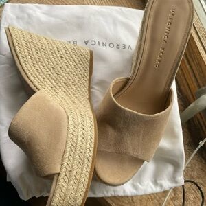 Veronica Beard Dali espadrilles Sand color Suede Wedges